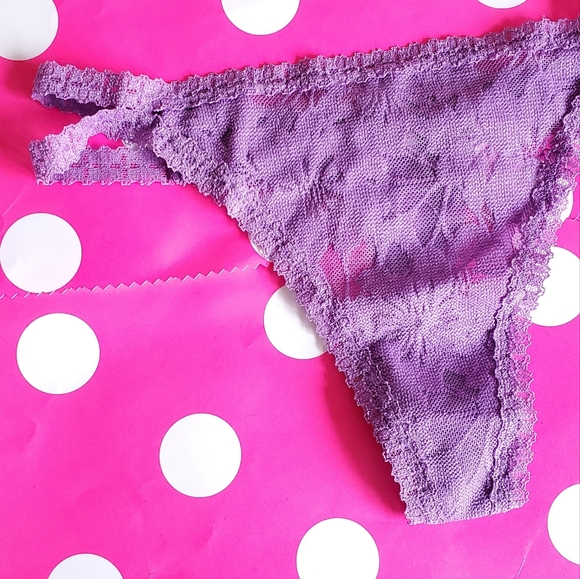 PINK Victoria's Secret Thong Panty Size S - Picture 3 of 4